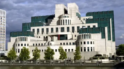 MI6 Introduces Deep Web Portal to Recruit Agents in the Russian Federation